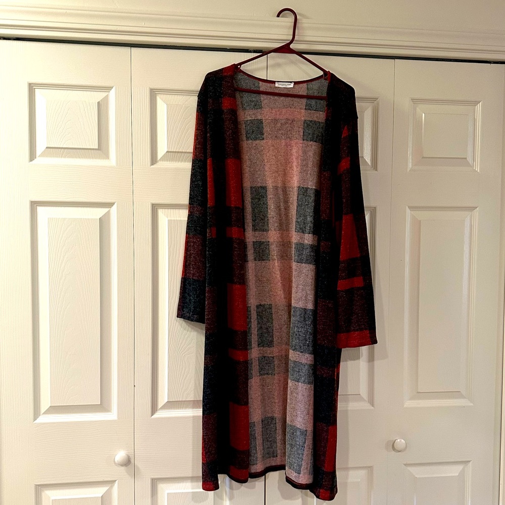 Red and black plaid duster